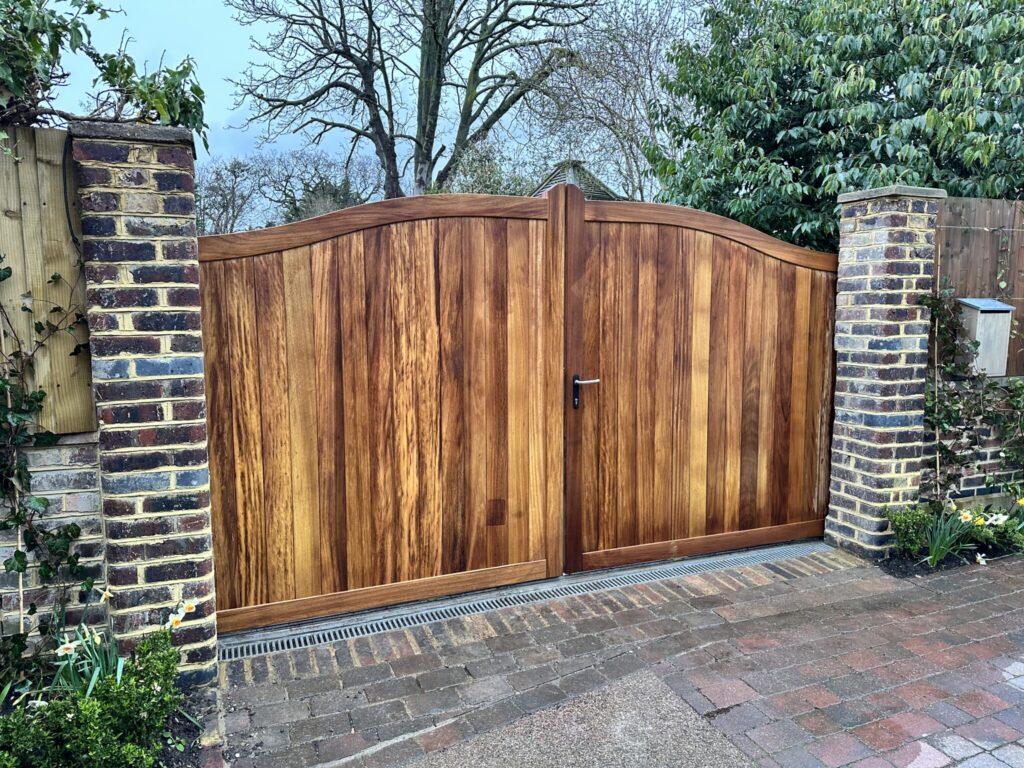 gate maintenance near Plymouth