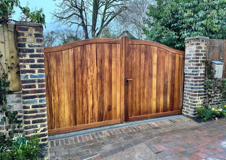 solar powered automatic gates